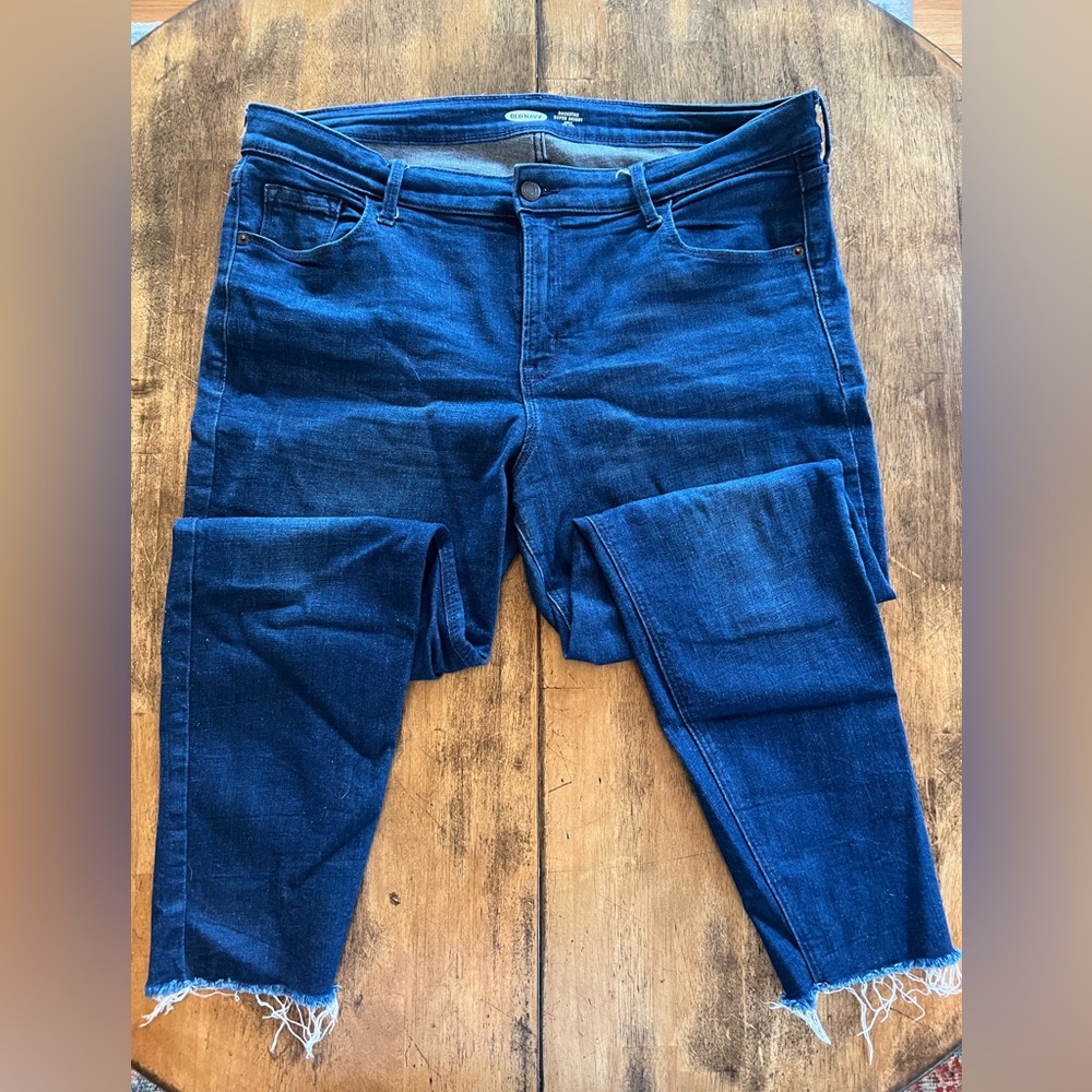 Mis-Rise Frayed-Hem Rockstar Super Skinny Ankle Jeans | Old Navy